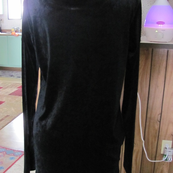 Wanna B VELVET TOP WITH FRONT KNOT Brand New Poly/ - Picture 5 of 6